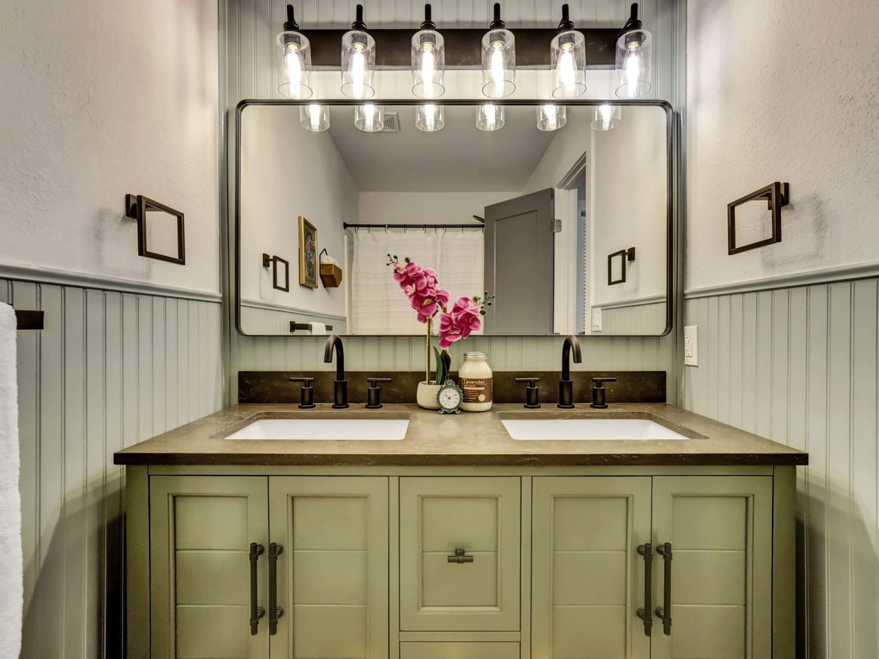 Celesta Dr Grass Valley